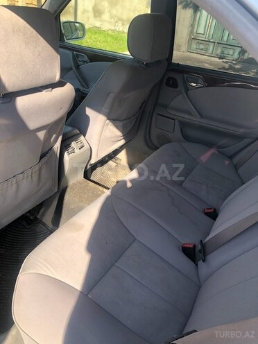 Mercedes E 240 1999, 360,000 km - 2.4 l - Yevlax