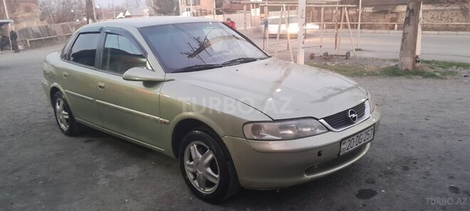Opel Vectra 1996, 256,435 km - 2.0 l - Zaqatala