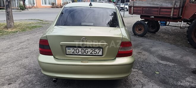 Opel Vectra 1996, 256,435 km - 2.0 l - Zaqatala