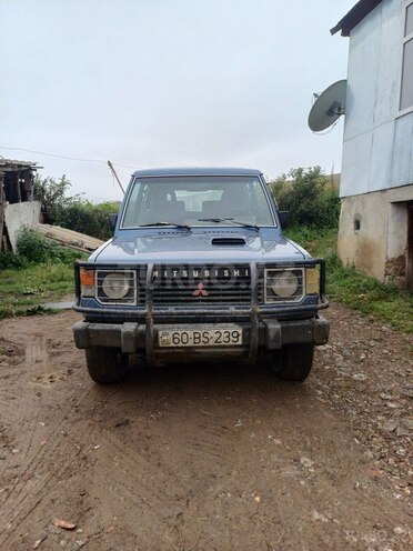 Mitsubishi Pajero 1990, 370,000 km - 2.5 л - Gədəbəy