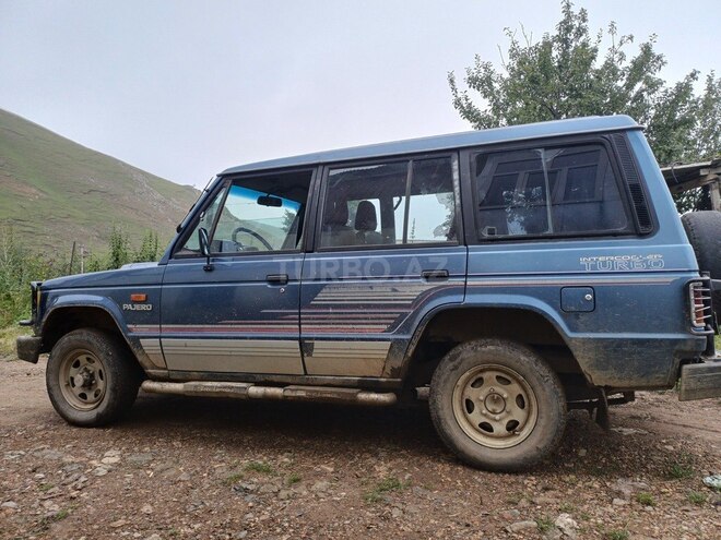 Mitsubishi Pajero 1990, 370,000 km - 2.5 л - Gədəbəy