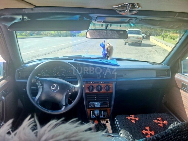 Mercedes 190 1991, 326,567 km - 2.0 l - Qusar