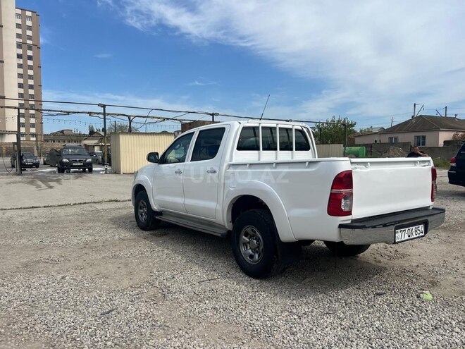 Toyota Hilux 2011, 274,000 km - 2.7 л - Bakı