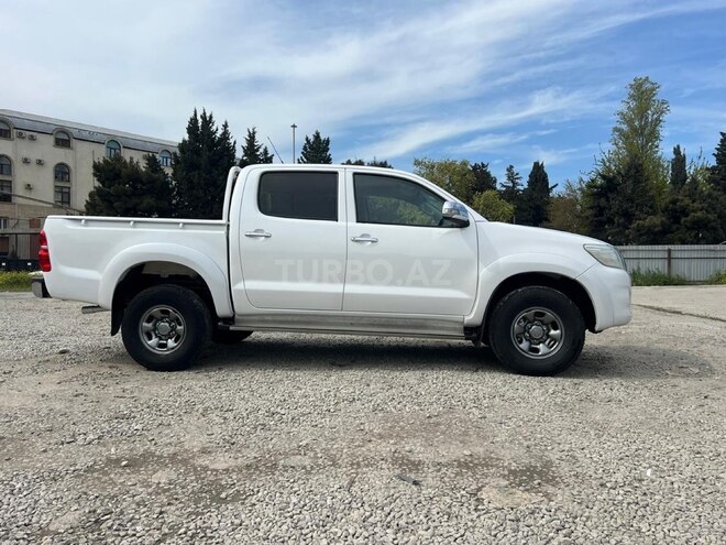 Toyota Hilux 2011, 274,000 km - 2.7 л - Bakı