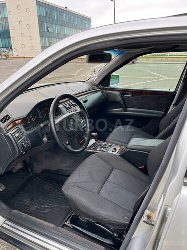 Mercedes E 230 1997, 334,000 km - 2.3 l - Qəbələ