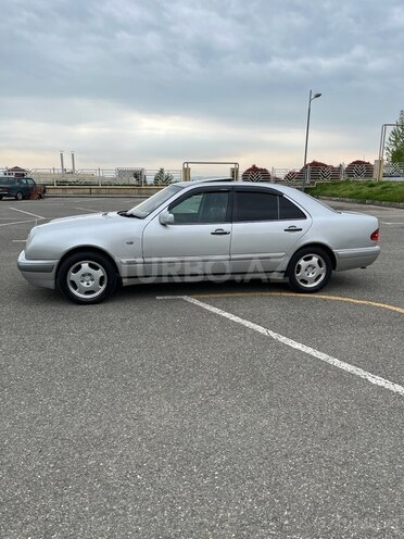Mercedes E 230 1997, 334,000 km - 2.3 l - Qəbələ