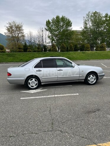 Mercedes E 230 1997, 334,000 km - 2.3 l - Qəbələ