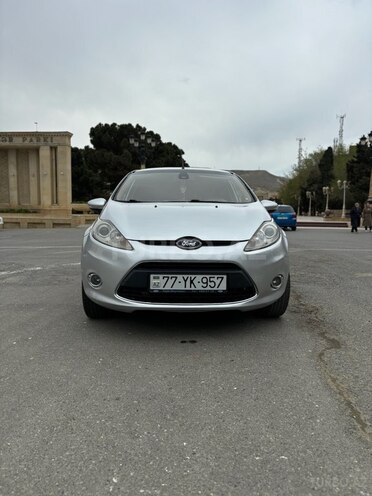 Ford Fiesta 2011, 220,000 km - 1.4 l - Bakı