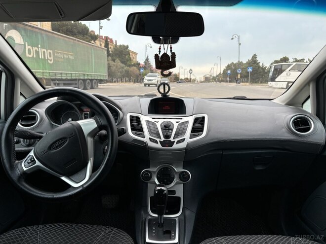 Ford Fiesta 2011, 220,000 km - 1.4 l - Bakı