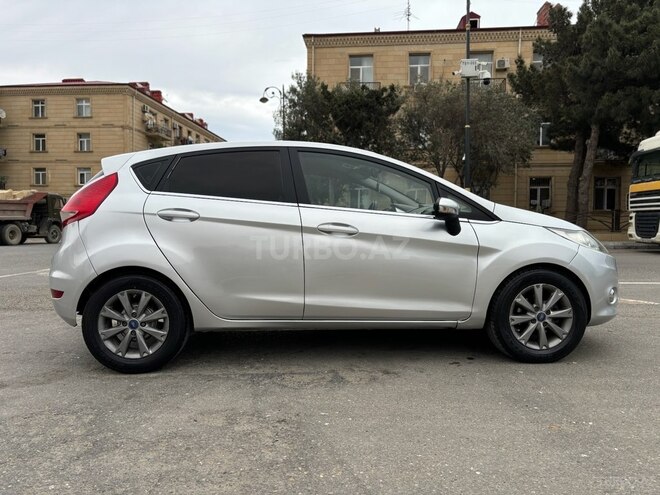 Ford Fiesta 2011, 220,000 km - 1.4 l - Bakı