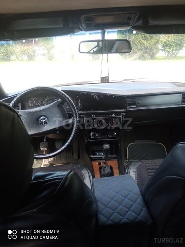 Mercedes 190 1990, 324,567 km - 1.8 l - Qazax