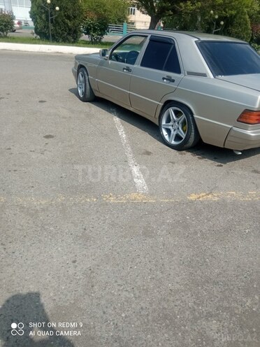 Mercedes 190 1990, 324,567 km - 1.8 l - Qazax