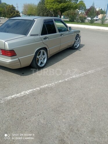 Mercedes 190 1990, 324,567 km - 1.8 l - Qazax