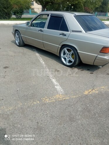 Mercedes 190 1990, 324,567 km - 1.8 l - Qazax