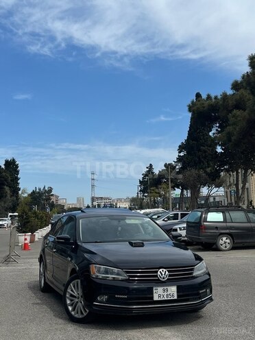 Volkswagen Jetta-1