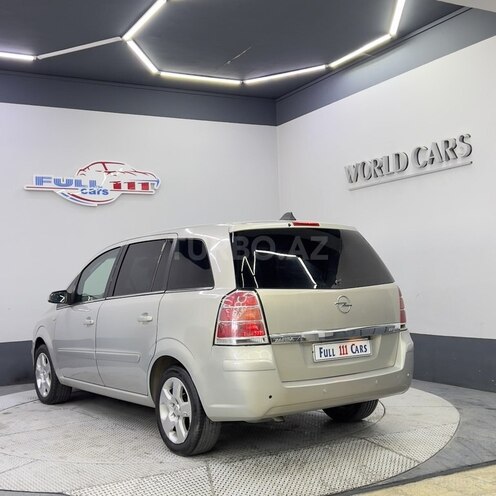 Opel Zafira-5
