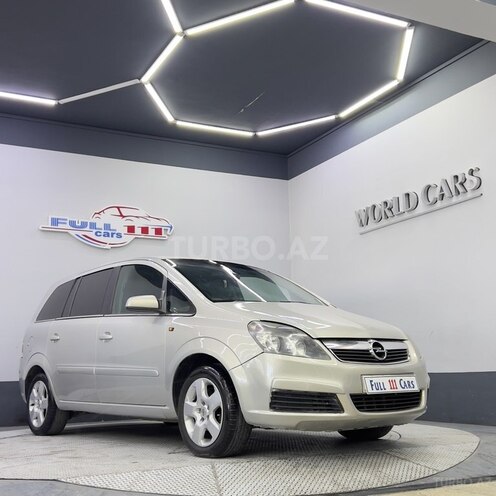 Opel Zafira-8