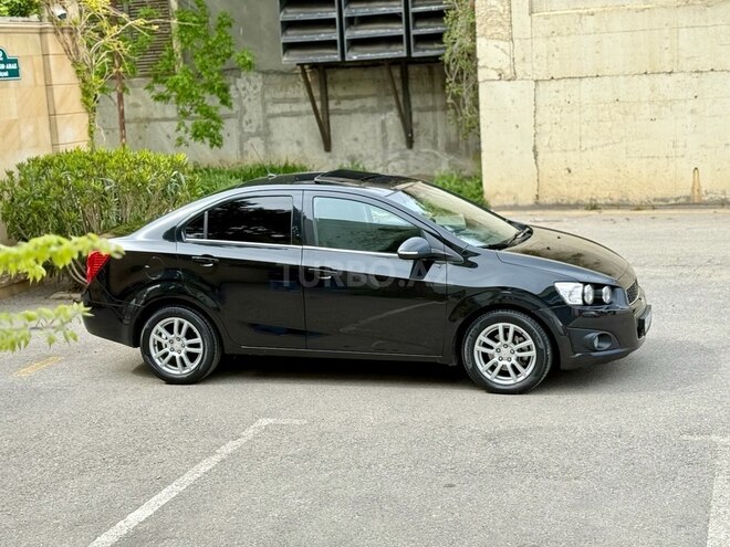 Chevrolet Aveo-7