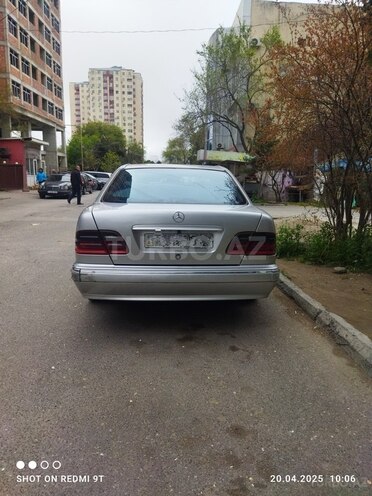 Mercedes E 220 d 2000, 381,500 km - 2.2 л - Bakı