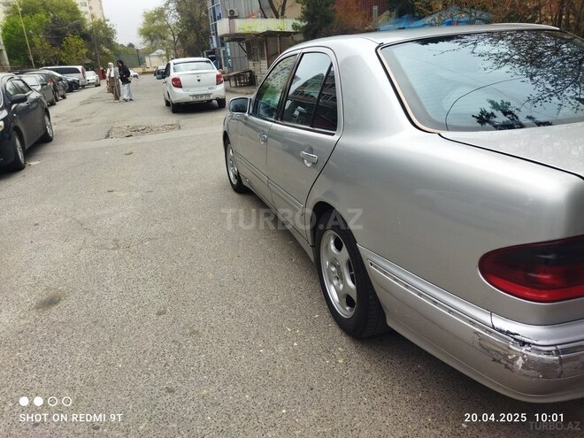 Mercedes E 220 d 2000, 381,500 km - 2.2 л - Bakı
