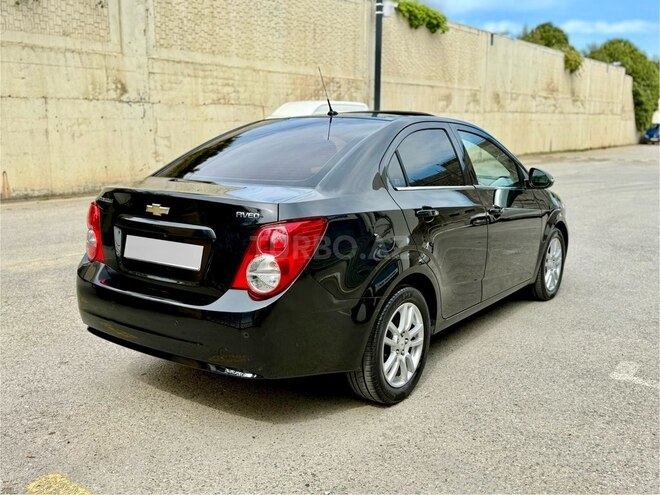 Chevrolet Aveo-8