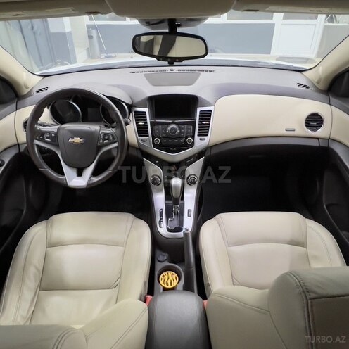 Chevrolet Cruze-14