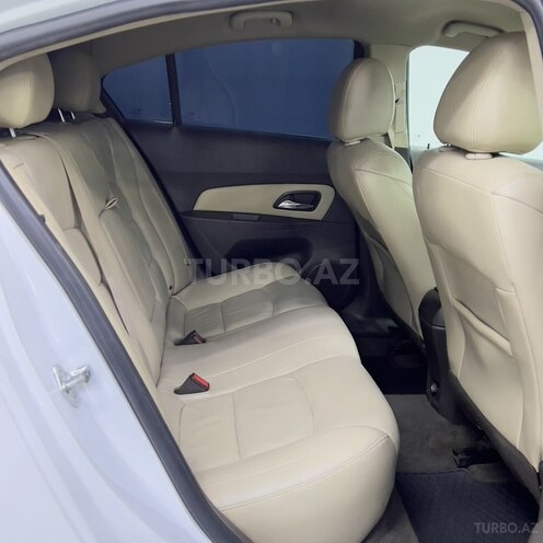 Chevrolet Cruze-10