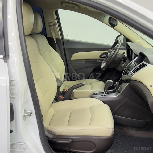 Chevrolet Cruze-9