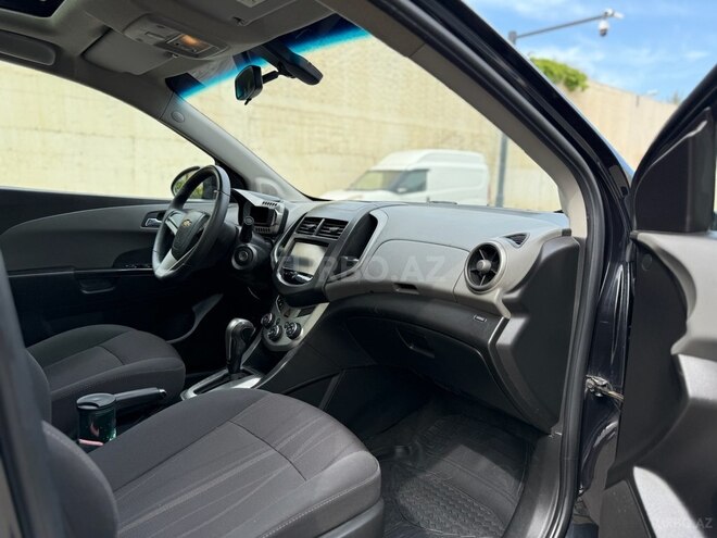 Chevrolet Aveo-12