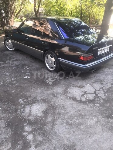 Mercedes E 220 1994, 400,000 km - 2.2 l - Gəncə