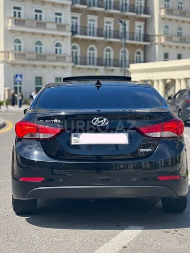 Hyundai Elantra-5