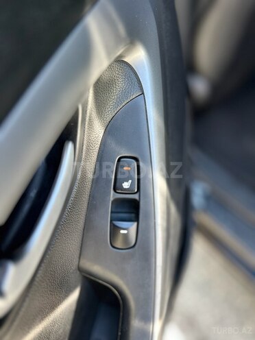 Hyundai Elantra-9