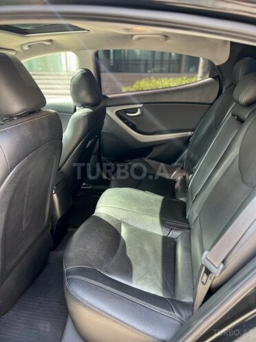 Hyundai Elantra-10
