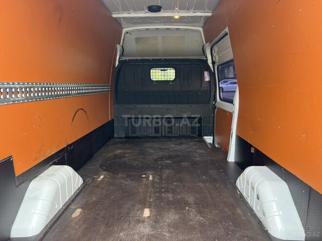 Ford Transit-6