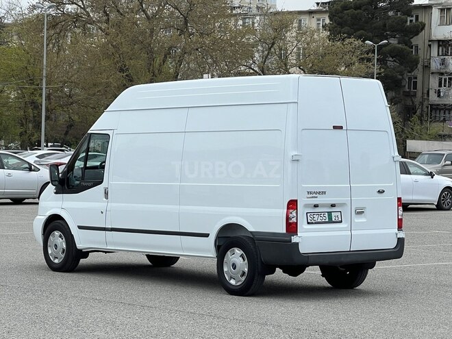 Ford Transit-4