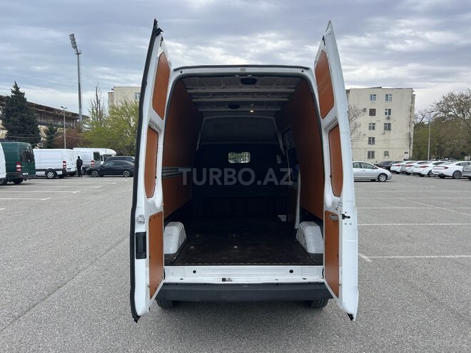 Ford Transit-5
