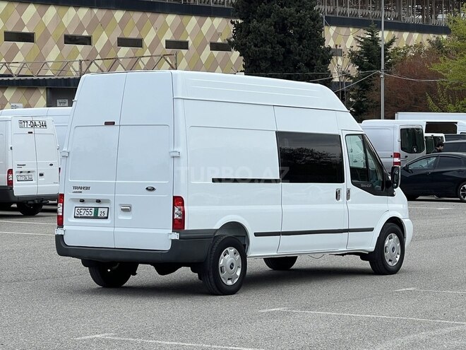 Ford Transit-3