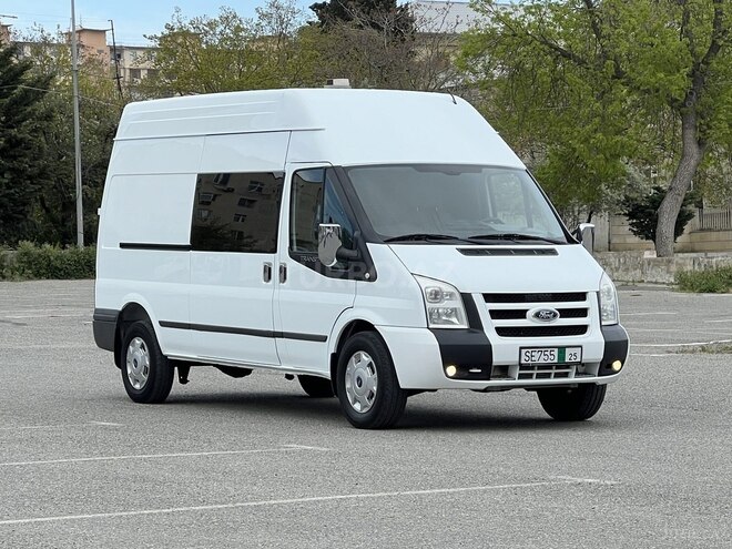 Ford Transit-2