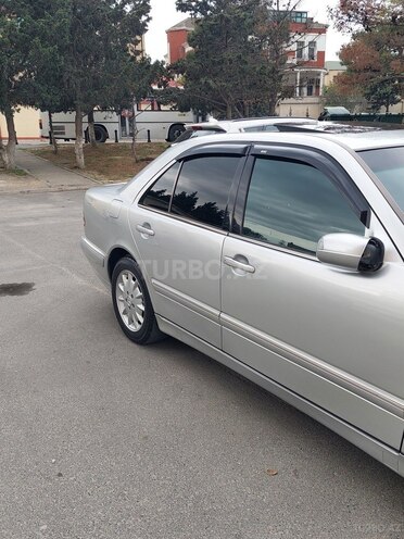Mercedes E 220 d 2001, 344,000 km - 2.2 l - Bakı