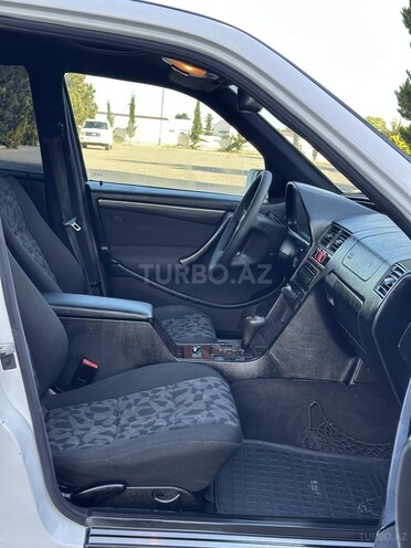 Mercedes C 200 1999, 356,310 km - 2.0 л - Saatlı