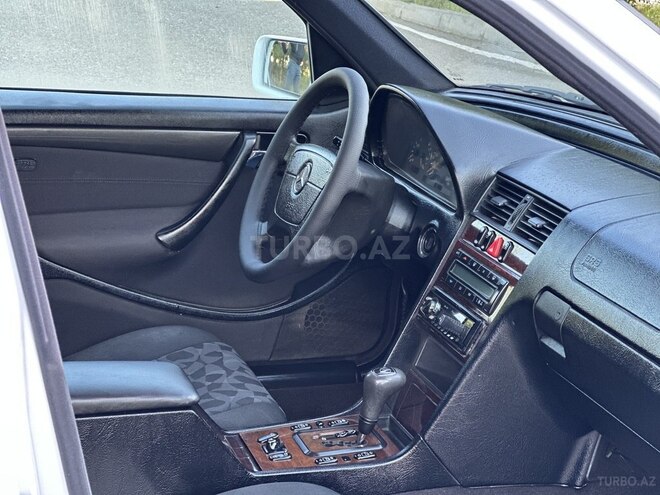 Mercedes C 200 1999, 356,310 km - 2.0 л - Saatlı