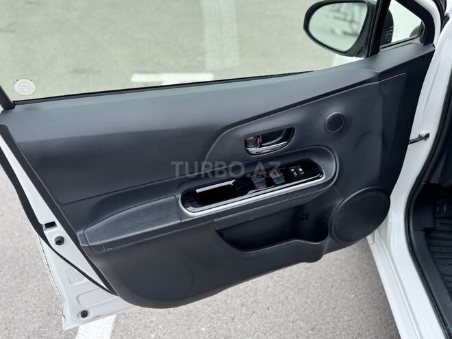 Toyota Prius C 2016, 245,000 km - 1.5 l - Sumqayıt