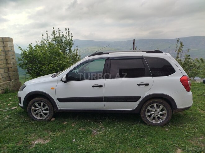 LADA (VAZ)  2015, 177,000 km - 1.6 л - Yardımlı