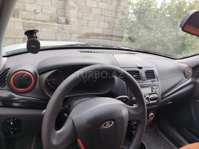 LADA (VAZ)  2015, 177,000 km - 1.6 л - Yardımlı