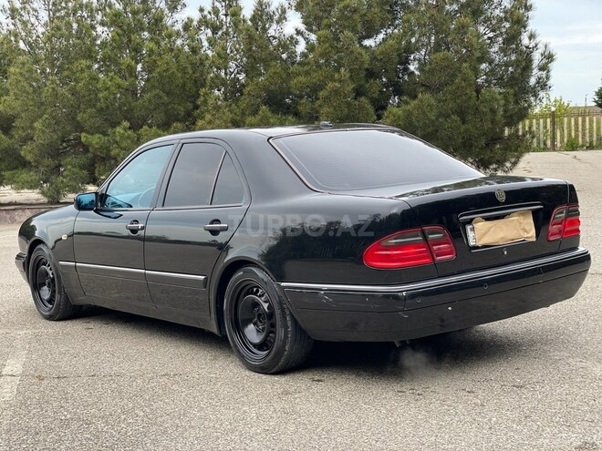 Mercedes E 240 1999, 386,000 km - 2.4 л - Bakı