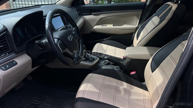 Hyundai Elantra 2017, 220,480 km - 2.0 л - Bakı