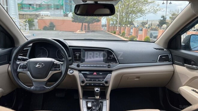 Hyundai Elantra 2017, 220,480 km - 2.0 л - Bakı