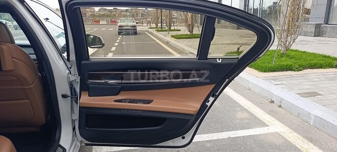 BMW 750 2011, 292,000 km - 4.4 l - Bakı