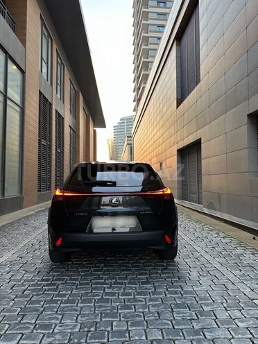 Lexus UX 250h 2023, 20,500 km - 2.0 л - Bakı