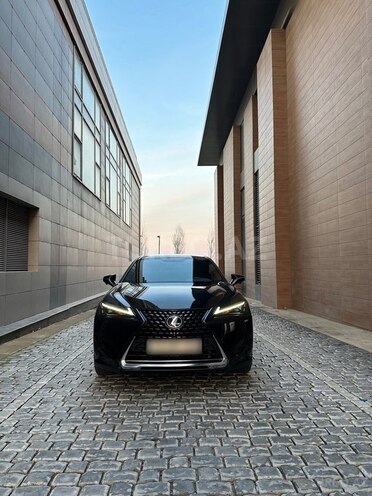 Lexus UX 250h 2023, 20,500 km - 2.0 л - Bakı